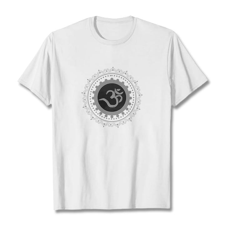 T-Shirt aus Baumwolle mit Buddha Stones und Om-Mandala-Muster - Weiß - 2XL - image 1