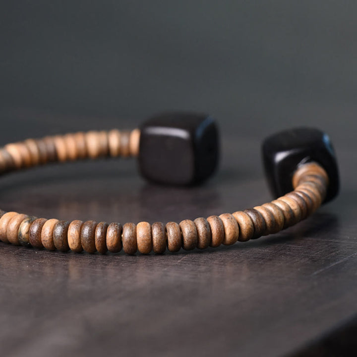 Buddha Stones Ebenholz Grünes Sandelholz Würfel Balance Armband
