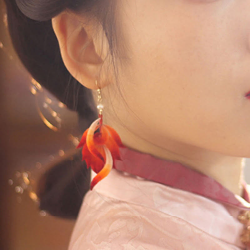 Buddha Stones 14K vergoldete Kupfer handgefertigte Samtblume Maulbeerseide rote Feder Tropfen Ohrringe