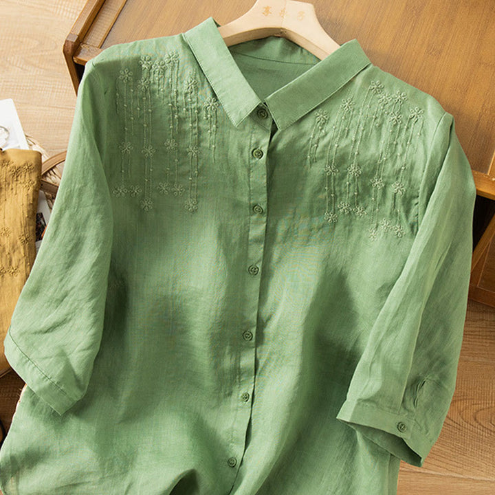 Lässiges Damen-Shirt aus Baumwolle und Leinen mit Stehkragen und Stickereien von Buddha Stones