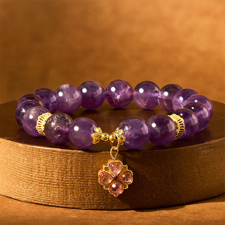 Buddha Stones Armband mit natürlichem Amethyst und vierblättrigem Kleeblatt