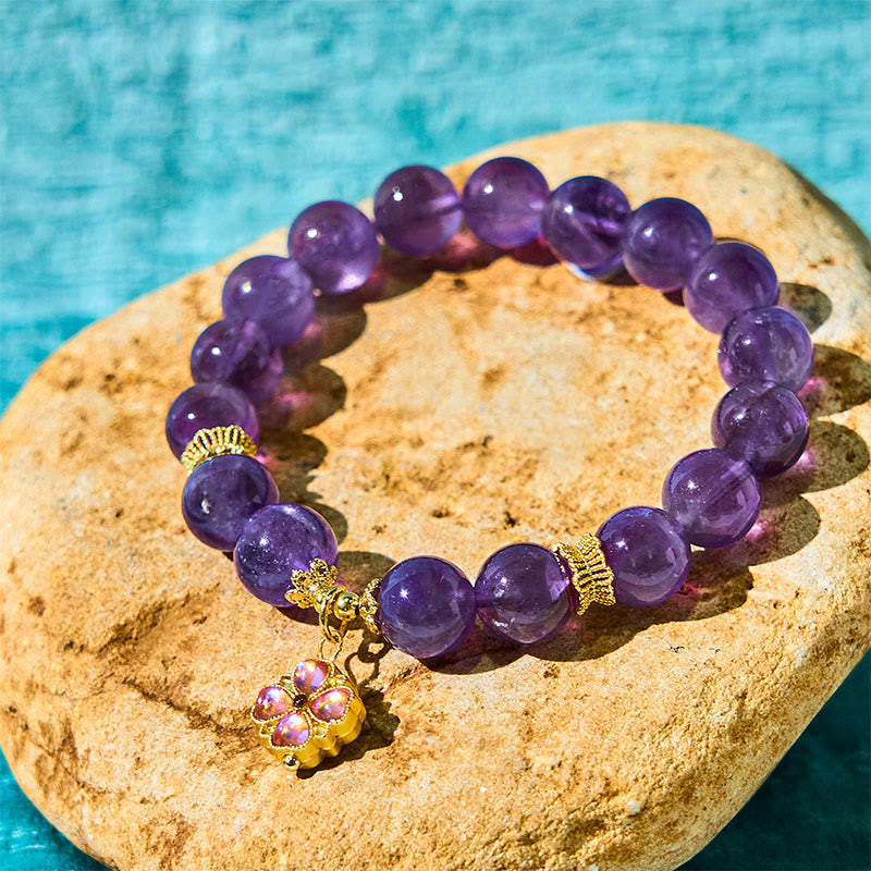 Buddha Stones Armband mit natürlichem Amethyst und vierblättrigem Kleeblatt