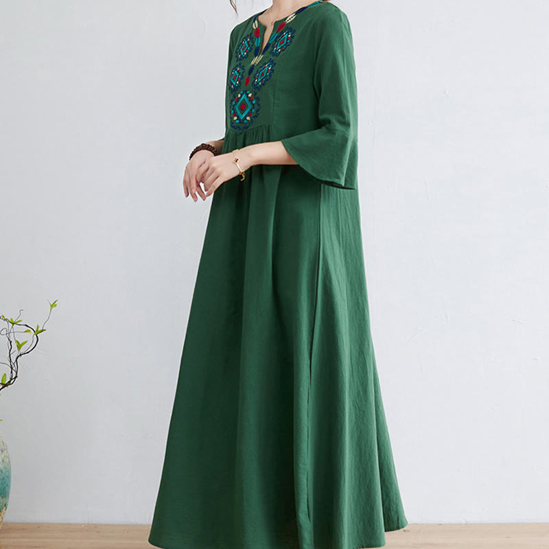 Buddha Stones – Lässiges Midikleid aus Baumwolle und Leinen mit besticktem Blumenmuster, V-Ausschnitt und Dreiviertelärmeln - image 17