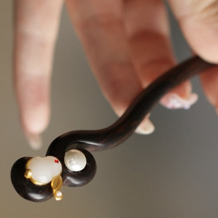 Buddha Stones Glückverheißende Wolke Sandelholz Kaninchen Schutz Haarnadel