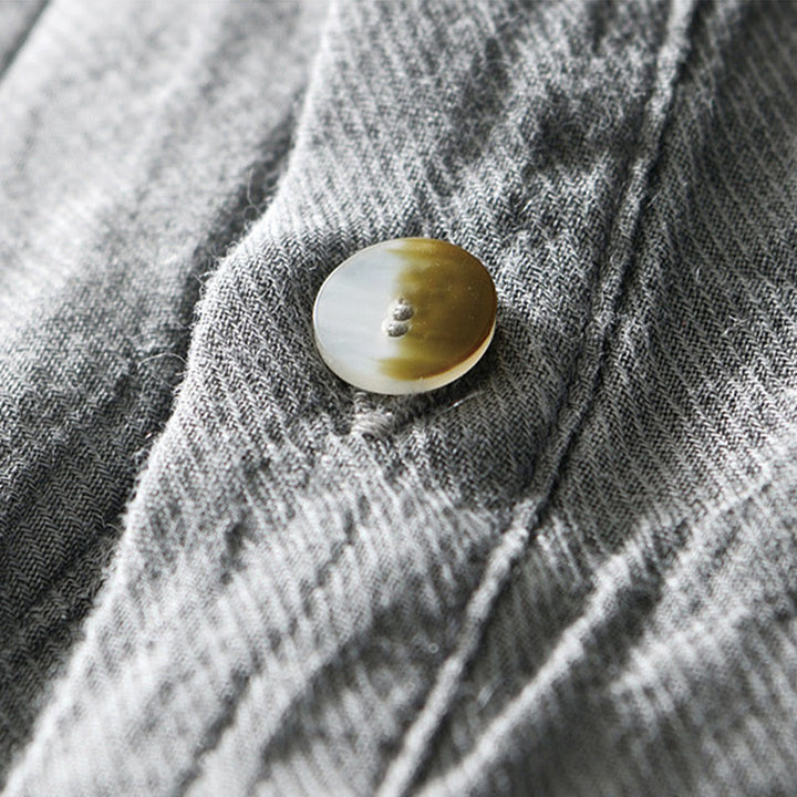 Buddha Stones Herrenhemd mit halblangem Knopf und schlichtem Revers aus Ramie-Leinen