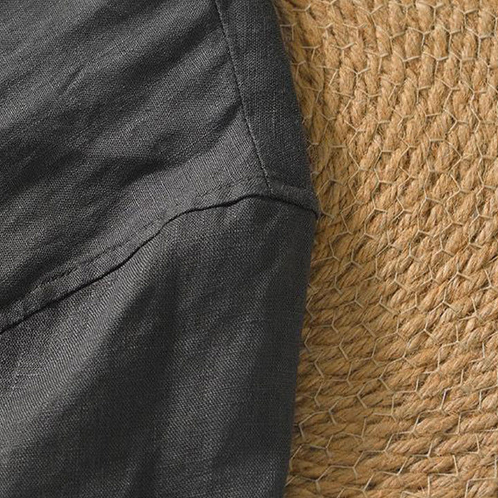 Buddha Stones Lässiges, schlichtes Herrenhemd aus Leinen mit V-Ausschnitt und kurzen Ärmeln