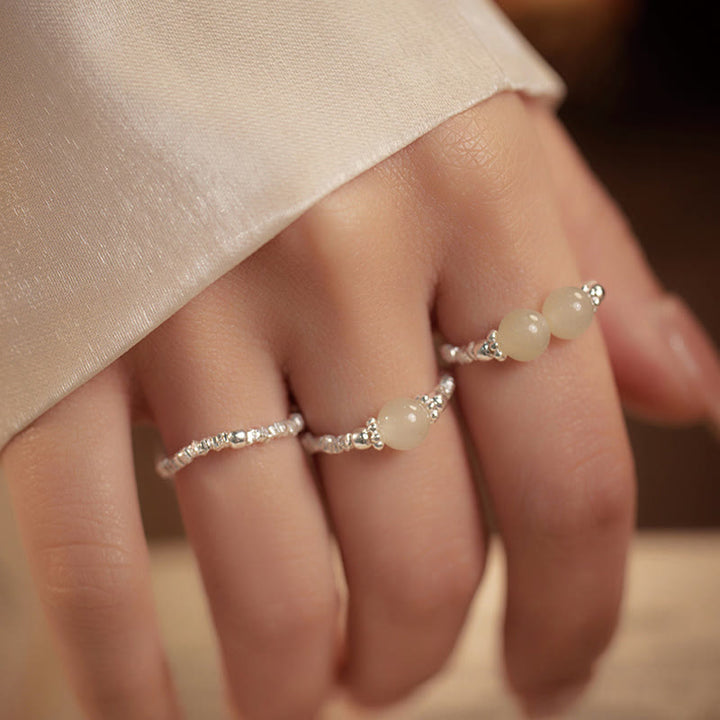 Buddha Stones 925 Sterling Silber Natürliche kleine Hetian Jade Perle Glück Elastischer Ring