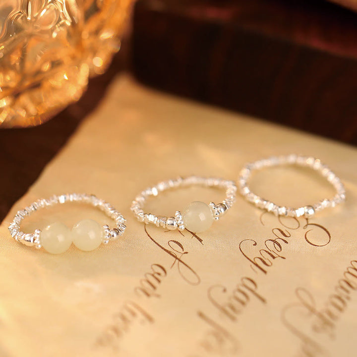 Buddha Stones 925 Sterling Silber Natürliche kleine Hetian Jade Perle Glück Elastischer Ring