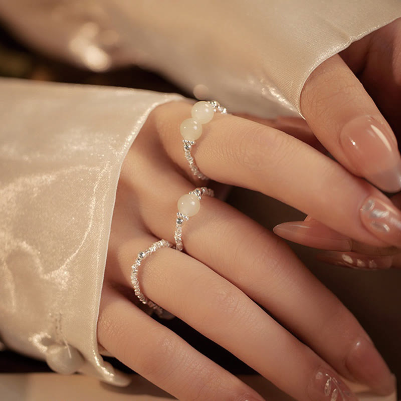 Buddha Stones 925 Sterling Silber Natürliche kleine Hetian Jade Perle Glück Elastischer Ring