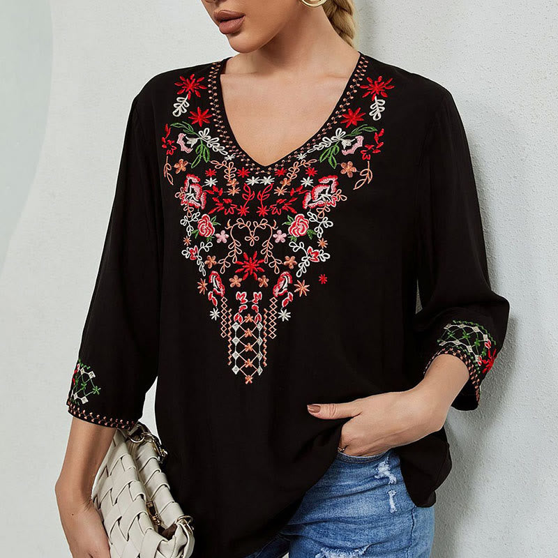Buddha Stones Sommer Stickerei Blume Einfaches Design Dreiviertelärmel V-Ausschnitt Baumwolle Damen T-Shirt