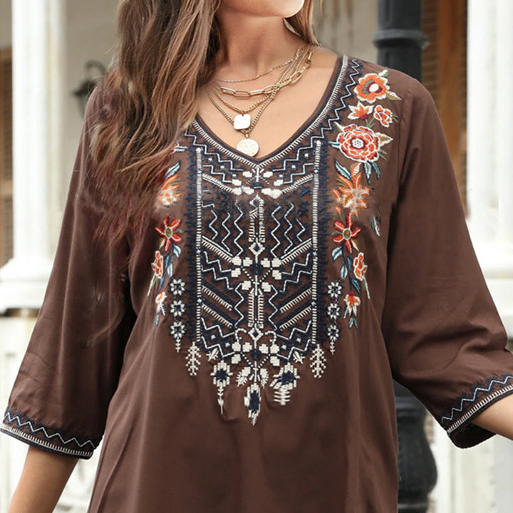 Buddha Stones Frühlings-T-Shirt aus Baumwolle für Damen, schlichte Stickerei, Blumenmuster, Dreiviertelärmel, V-Ausschnitt