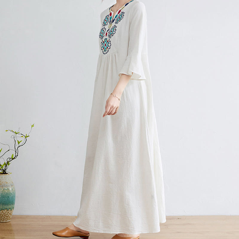 Loses, schlichtes Maxikleid aus Baumwolle und Leinen mit Buddha Stones und ethnischer Stickerei und Blumenmuster, Dreiviertelärmel - image 2