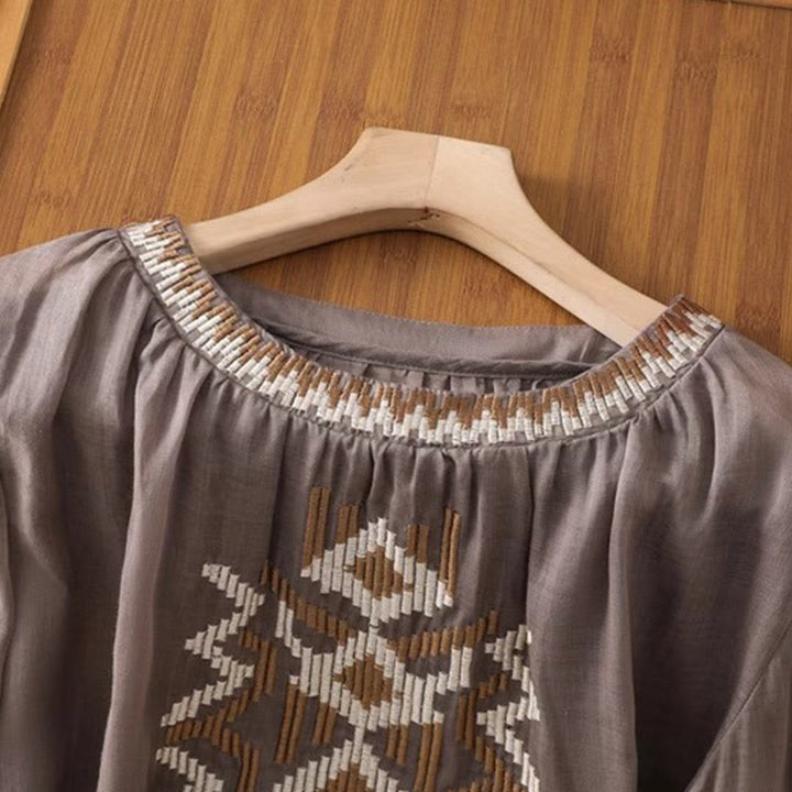 Buddha Stones Lässiges, symmetrisches Stickerei-T-Shirt für Damen mit Rundhalsausschnitt und halblangen Ärmeln aus Spandex