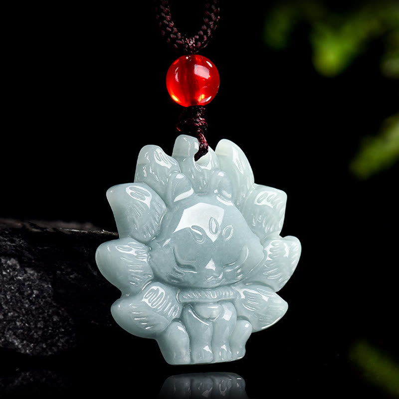 Buddha Stones Halskette mit Anhänger aus natürlicher grüner Jade mit neunschwänzigem Fuchs