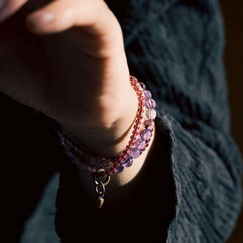 Buddha Stones Retro 6mm Amethyst 4mm Granat Mehrschichtiges Balance-Armband