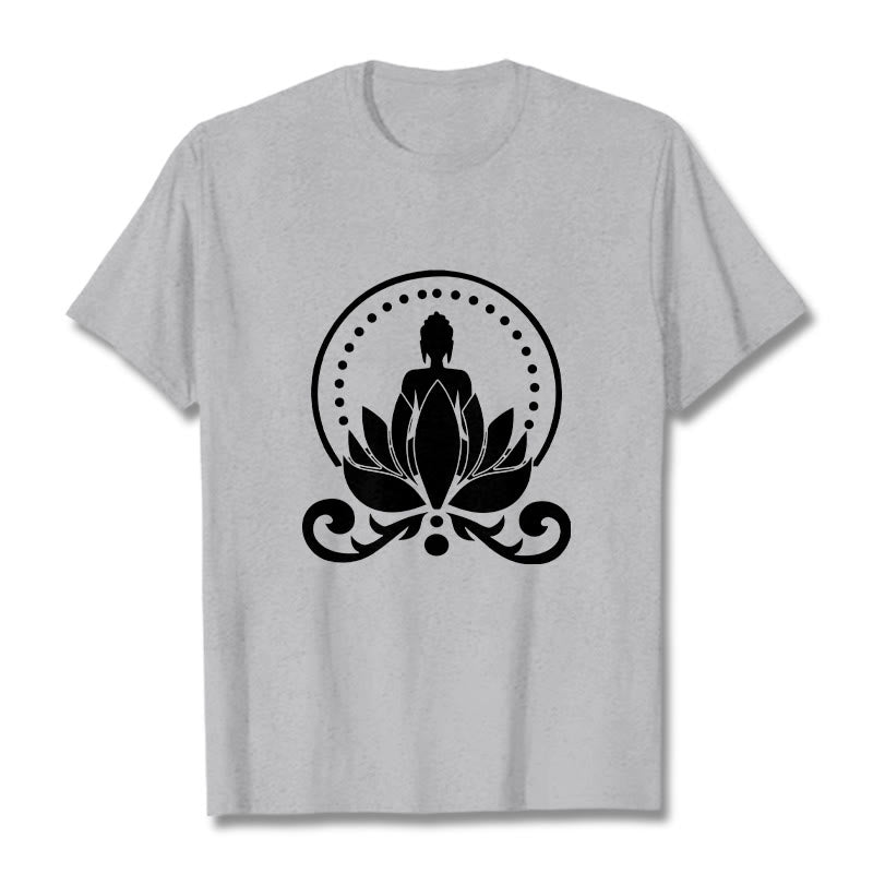 Buddha Stones Meditation Buddha sitzt auf einer Lotusblume T-Shirt - Hellgrau - 2XL - image 20