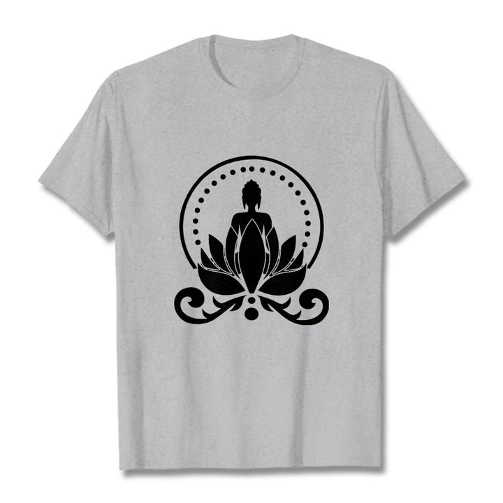 Buddha Stones Meditation Buddha sitzt auf einer Lotusblume T-Shirt - Hellgrau - 2XL - image 20