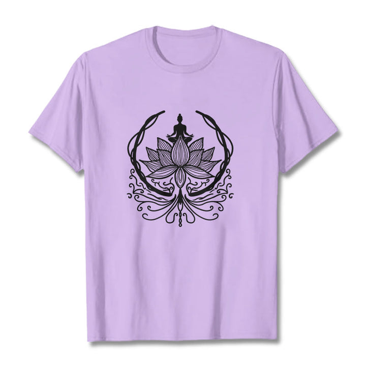 Buddha Stones Meditation Buddha sitzt in einer Lotusblume T-Shirt - Pflaume - 2XL - image 17