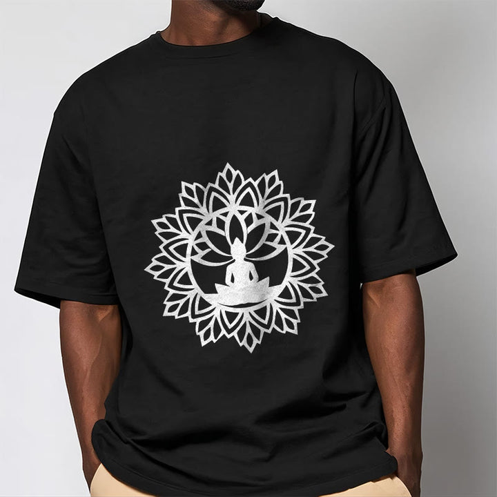 Buddha Stones Lässiges Mandala Sitzender Buddha Muster T-Shirt - image 5
