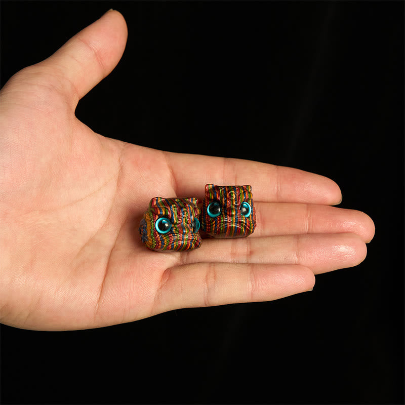 Buddha Stones, 2 Stück, Mini-Regenbogen-Eukalyptus, tanzender Löwe, geschnitzte Balance-Dekoration