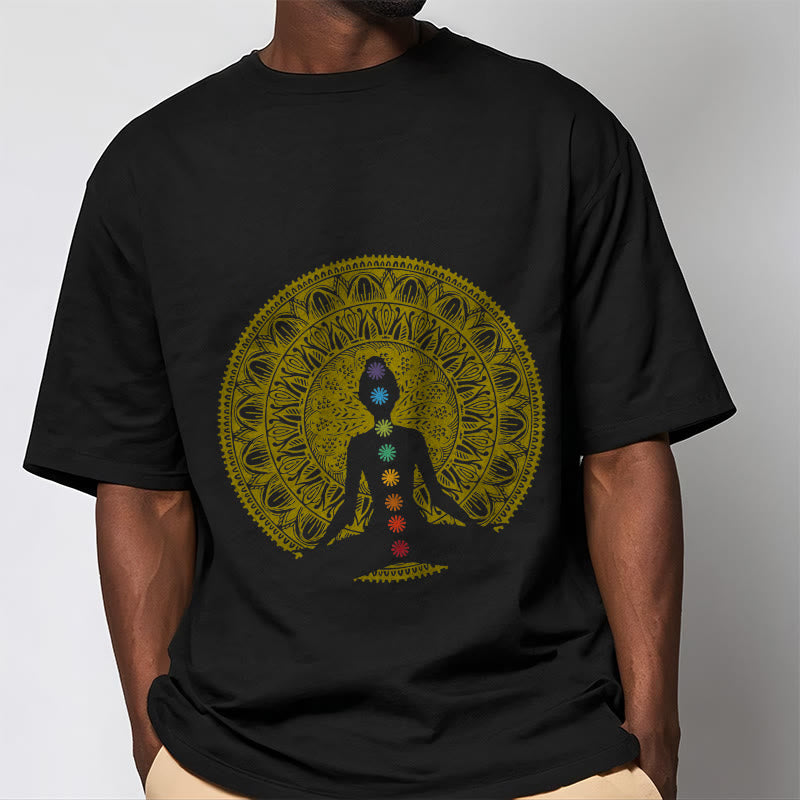 Buddha Stones Lässiges, buntes Chakra-Symbol, goldenes, meditatives Figurenmuster, Baumwoll-T-Shirt - image 2