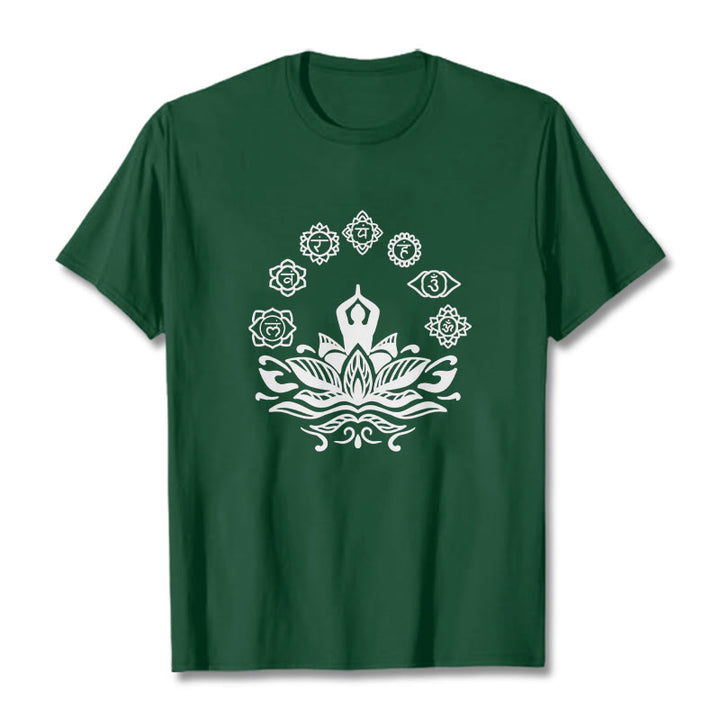 Buddha Stones Lässige meditierende Figur Lotusblume Sieben Chakren Muster Baumwoll-T-Shirt - WaldGrün - 2XL - image 1