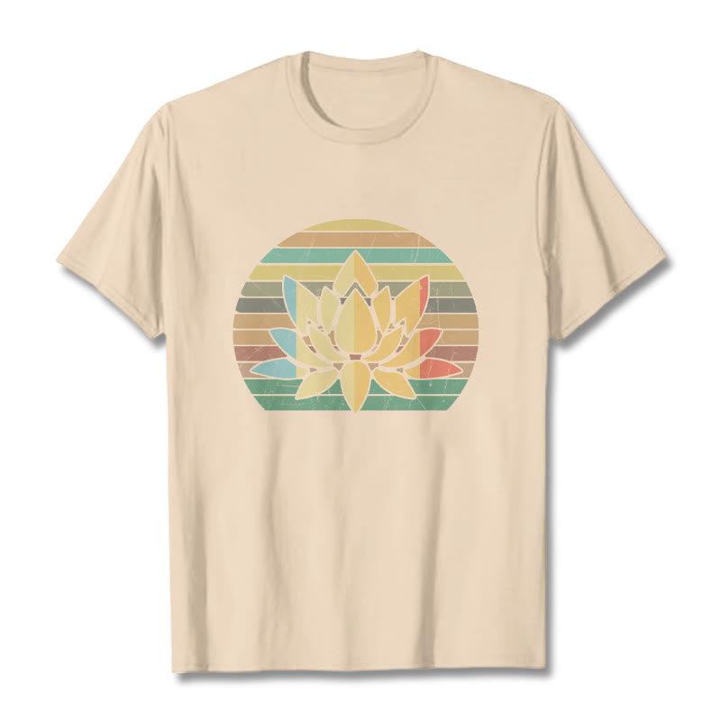 Buddha Stones Lässiges Retro-T-Shirt mit gestreiftem Hintergrund und Lotusblumenmuster aus Baumwolle - Bisque - 2XL - image 9