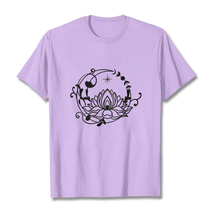Buddha Stones Schlichtes Design Lotusblume Mond Fließende Ranken Muster Baumwoll-T-Shirt - Pflaume - 2XL - image 17