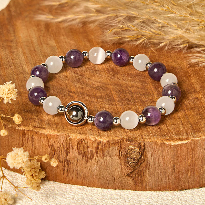 Buddha Stones Balance-Armband mit natürlichen Amethyst- und weißen Katzenaugenperlen - image 1