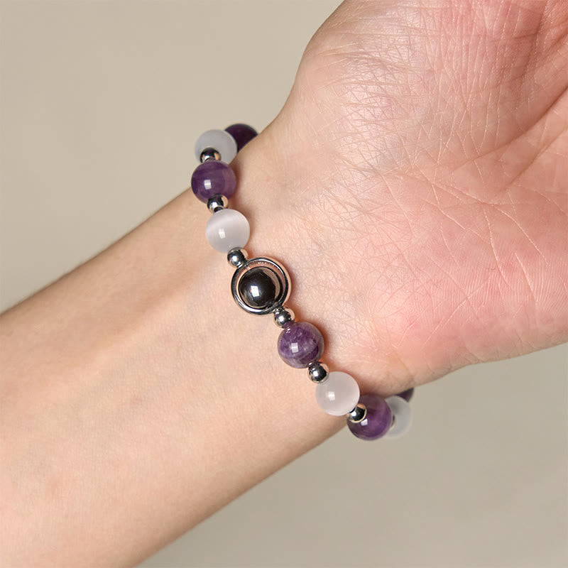 Buddha Stones Balance-Armband mit natürlichen Amethyst- und weißen Katzenaugenperlen - image 3