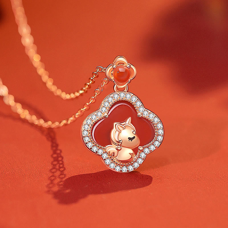 Buddha Stones Halskettenanhänger aus 925er Sterlingsilber mit dem Motiv „Jahr des Pferdes“, vierblättriges Kleeblatt, roter Achat, ruhig - image 1