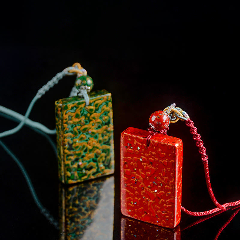 Buddha Stones, handgefertigte Lack- und Sandelholz-Schutzanhänger-Halskette - image 0