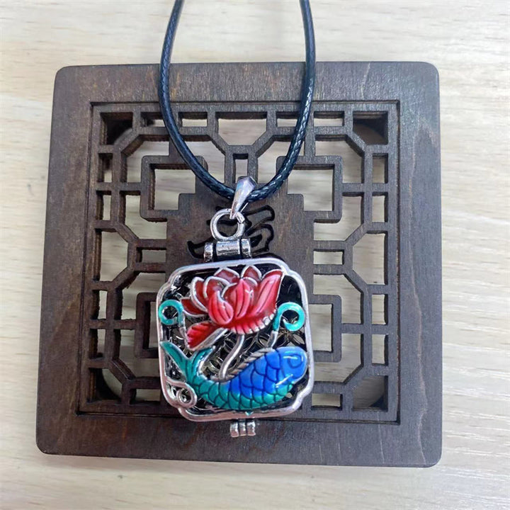 Buddha Stones, Koi-Fisch, Lotus, Kupfermünzen, Glück, Ghau, Gebetsbox, Halsketten-Anhänger - Lotus Koi Fisch & Lederband - image 7