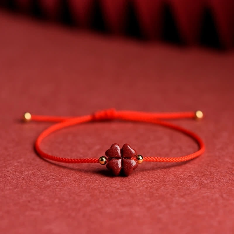 Buddha Stones Natürliches Zinnober-Fußkettchen mit vierblättrigem Kleeblatt, Segen, rote Schnur, Fußkettchen