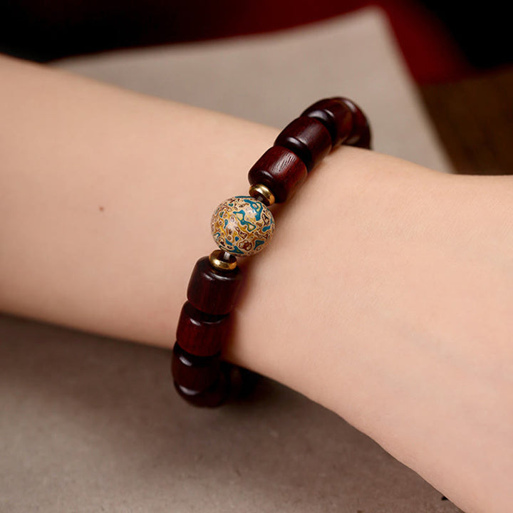Buddha Stones Natürliches grünes Sandelholz, kleines Blatt, rotes Sandelholz, Lackperlen-Friedensarmband