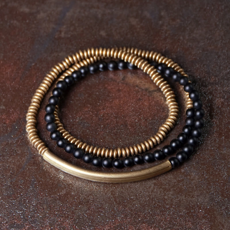 Tibetisches dreifach gewickeltes Armband mit verschiedenen Achatsteinen und Kupferschutz