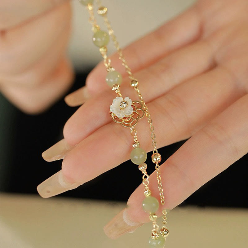 Buddha Stones 14K vergoldetes Jade-Schmetterlings-Tridacna-Stein-Blumen-Doppelschicht-Glücksarmband