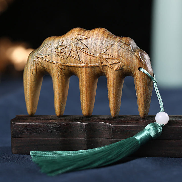 Grüner Sandelholz-Pflaumenblüten-Blumen-Lotus-Koi-Fisch mit beruhigender Quastenkammgravur