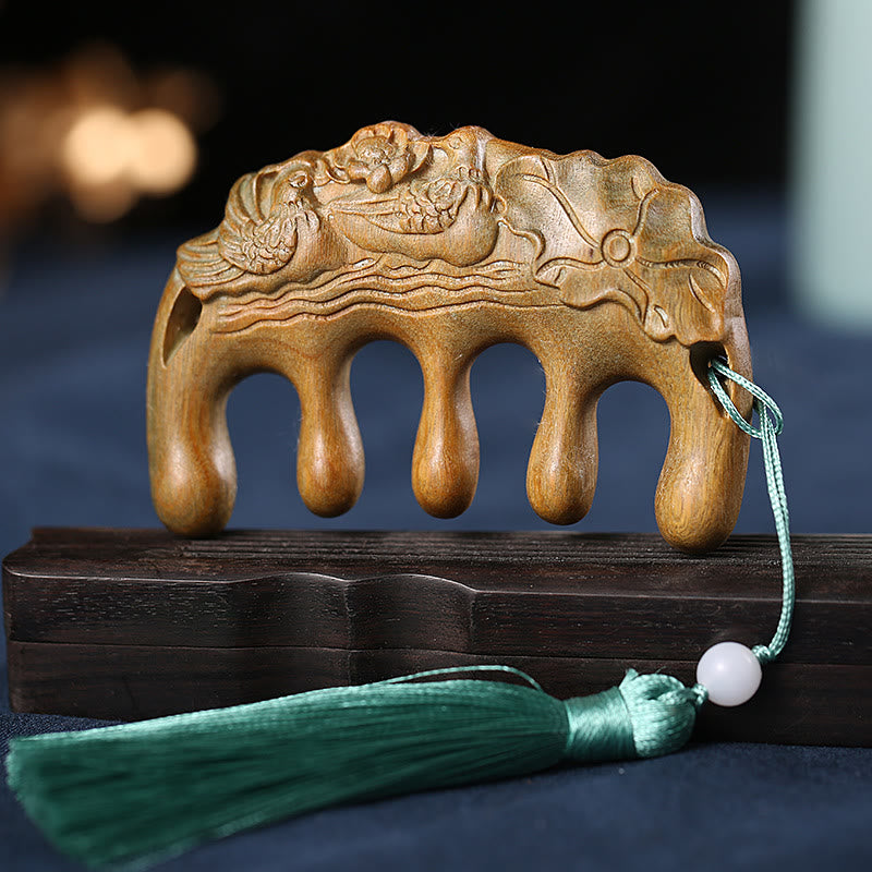 Grüner Sandelholz-Pflaumenblüten-Blumen-Lotus-Koi-Fisch mit beruhigender Quastenkammgravur