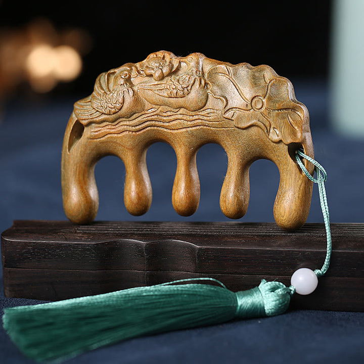 Grüner Sandelholz-Pflaumenblüten-Blumen-Lotus-Koi-Fisch mit beruhigender Quastenkammgravur