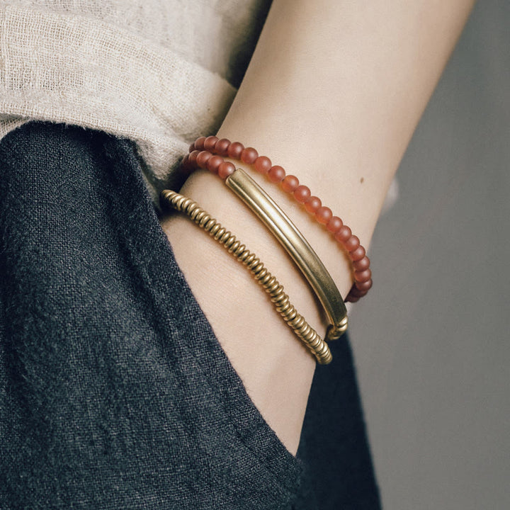 Tibetisches dreifach gewickeltes Armband mit verschiedenen Achatsteinen und Kupferschutz