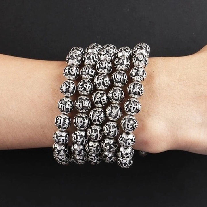 Buddha Stones Tibetisches Om Mani Padme Hum Amulett-Armband mit geschnitzten Legierungsperlen