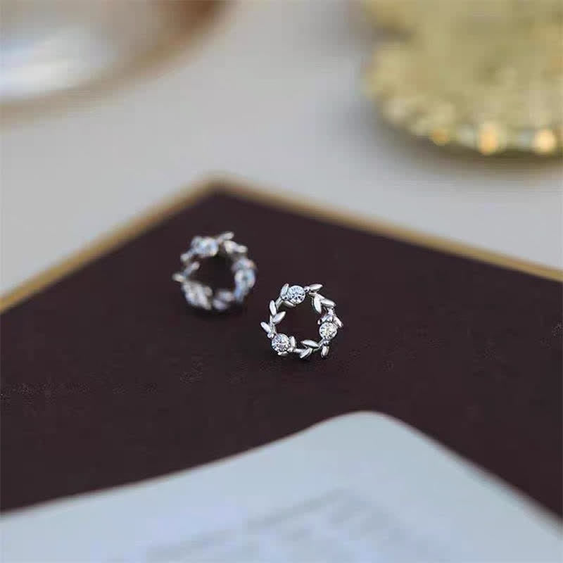 Buddha Stones 925 Sterling Silber Tiny Wreath Ohrstecker Segen Blumenohrringe