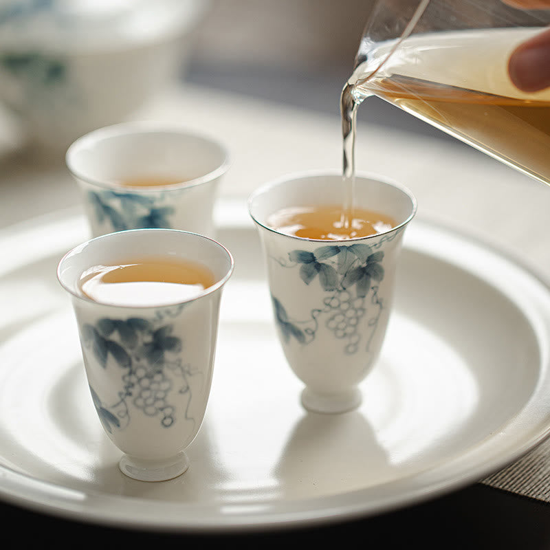 Buddha Stones Kleine handbemalte Trauben-Teetasse aus Keramik, Kung-Fu-Teetasse, 30 ml