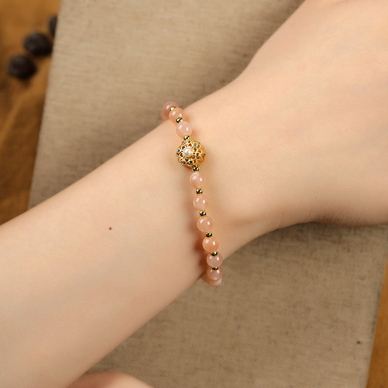 Buddha Stones 14 Karat vergoldetes natürliches Erdbeerquarz-Labradorit-Sonnenstein-Fu-Character-Charm-Armband
