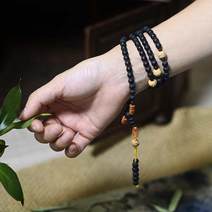 Buddha Stones Tibetisches Mala-Zypressen-Bodhi-Samen-Heilarmband aus rotem Achat