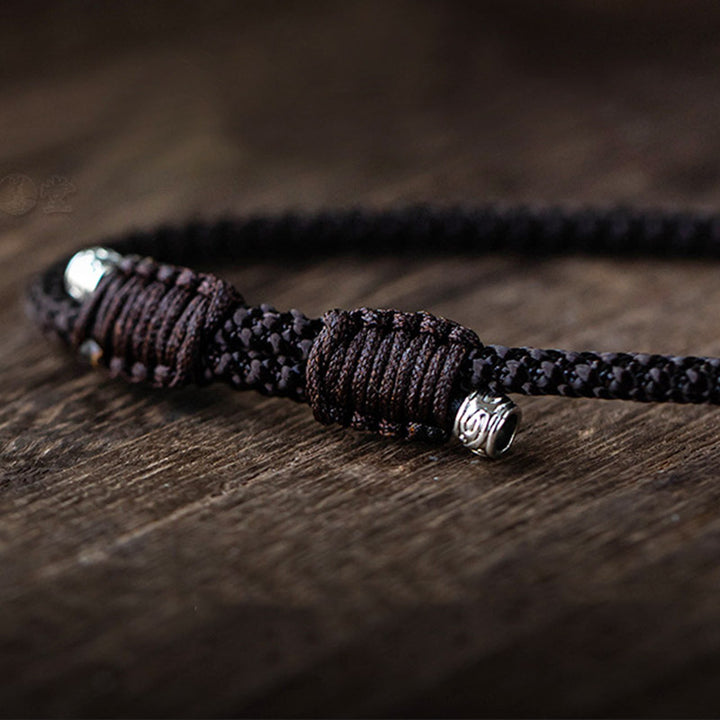 Natürlicher runder Jade-Halskettenanhänger aus grauer Jade mit Friedensschnalle und Glücksbringer