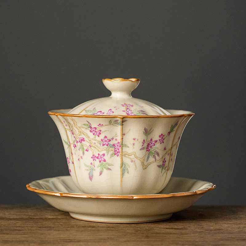 Buddha Stones Beige Pflaumenblütenform Pfirsichzweig Keramik Gaiwan Sancai Teetasse Kung Fu Teetasse mit Deckel