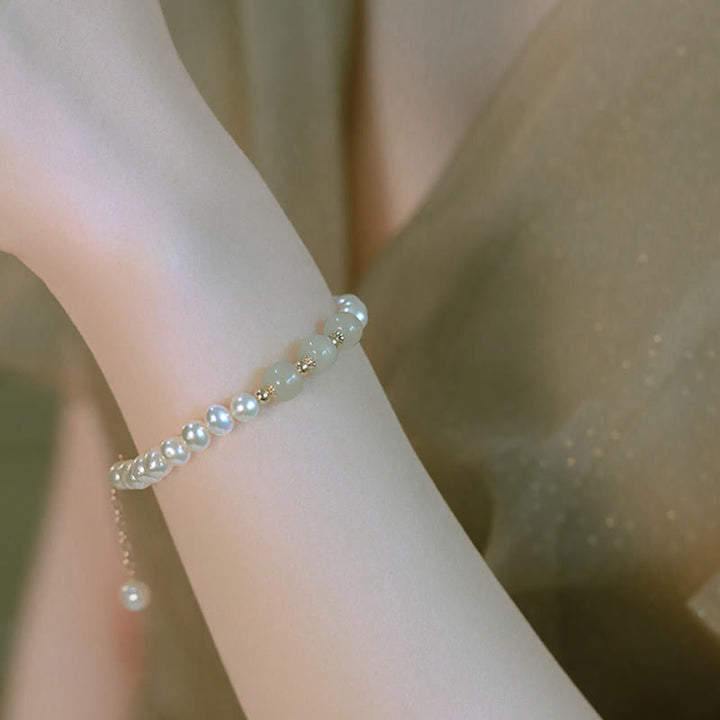 14K vergoldetes Naturperlen-Kettenarmband aus Hetian-Cyan-Jade und Weiß Jade