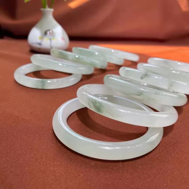 Jade Fülle Glückssegen Armband Armreif